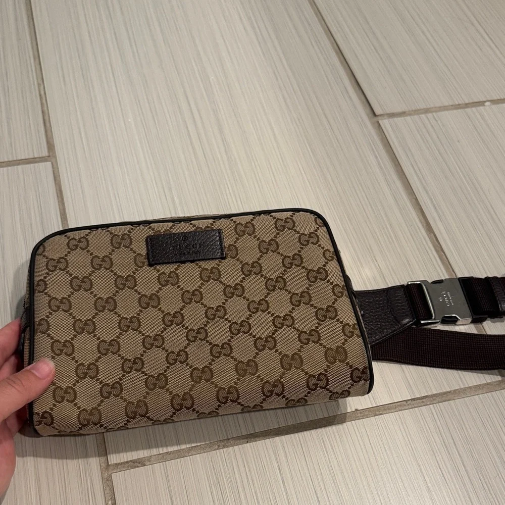 Gucci Belt Bag - Picture 10 of 13
